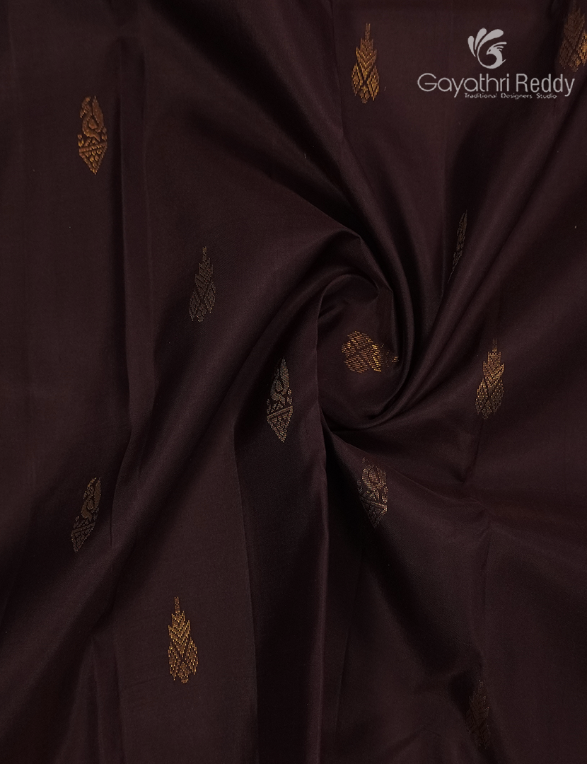 Pure Kanchipuram Silk Saree in Deep Brown and Deep Magenta