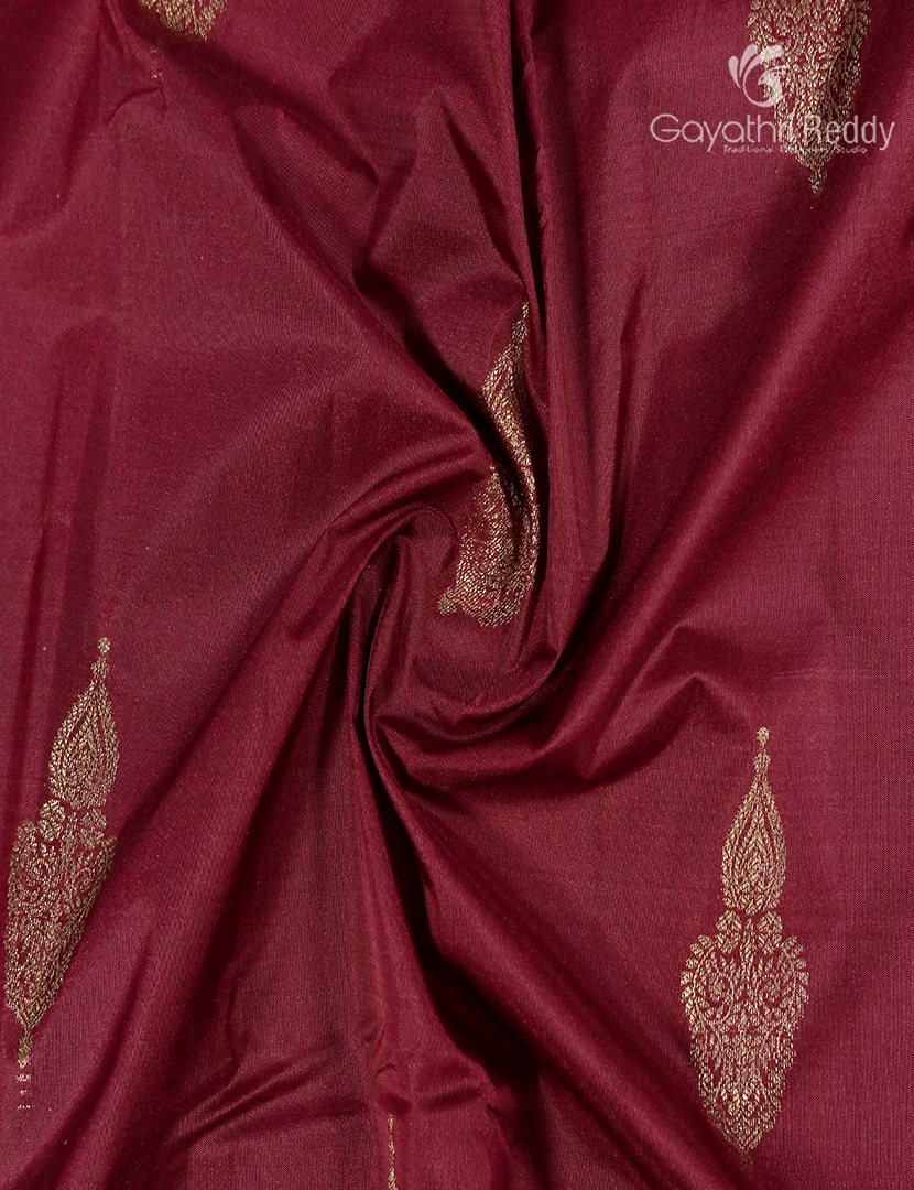 Semi Kanchipuram Silk Saree in Deep Maroon and Deep Bottle Green