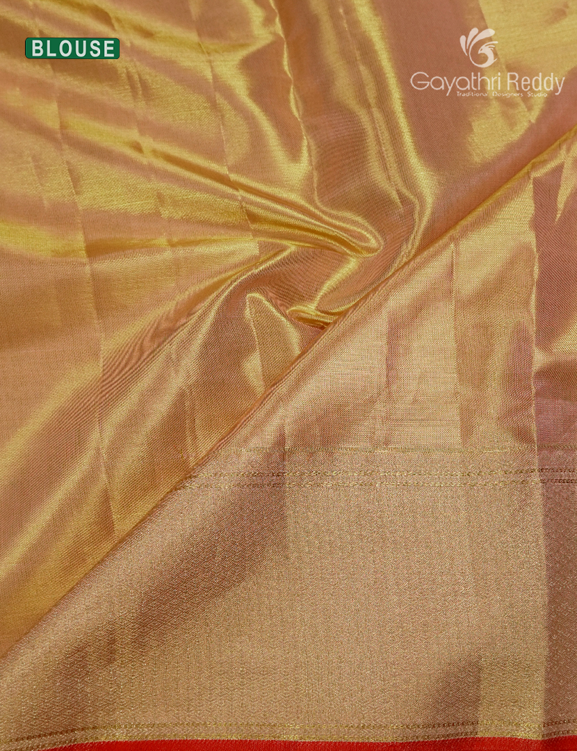 Pure Kanchipuram Silk Saree in Gold ( Brocade Pattern )