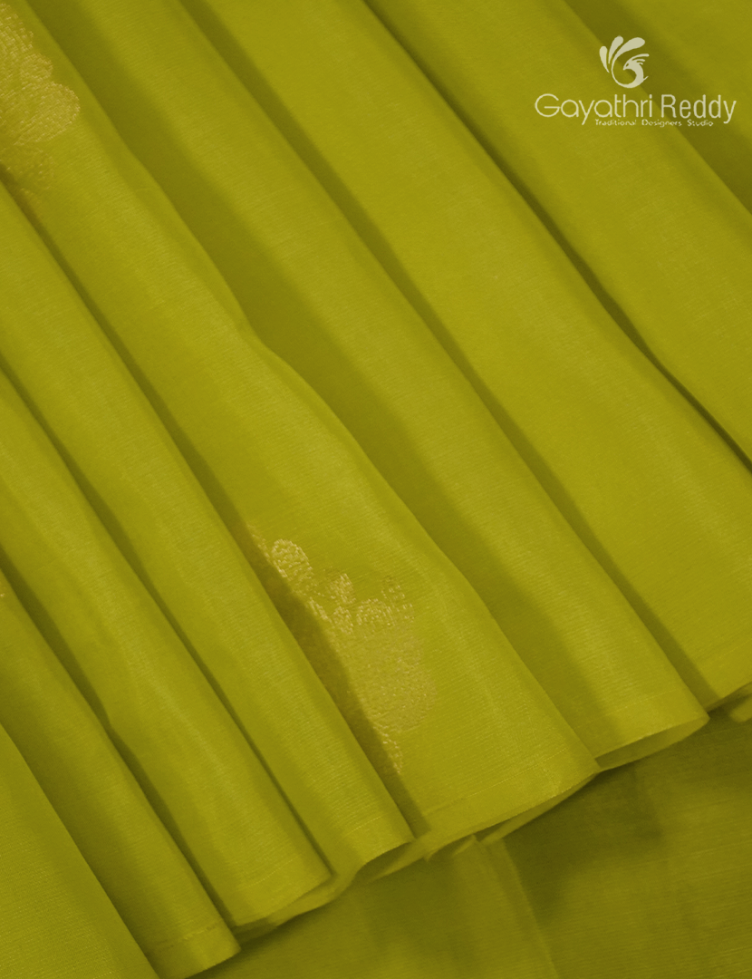 Pure Kanchipuram Silk Saree in Light Green ( Butta Style )
