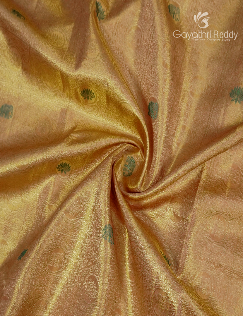 Pure Kanchipuram Silk Saree in Gold ( Brocade Pattern )