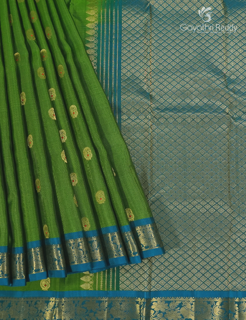 Pure Kanchipuram Silk Saree in Deep Leaf Green and Deep Peacock Blue