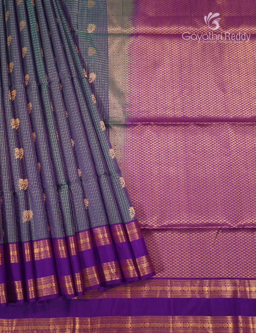 Pure Kanchipuram Vintage Silk Saree in Grey and Purple