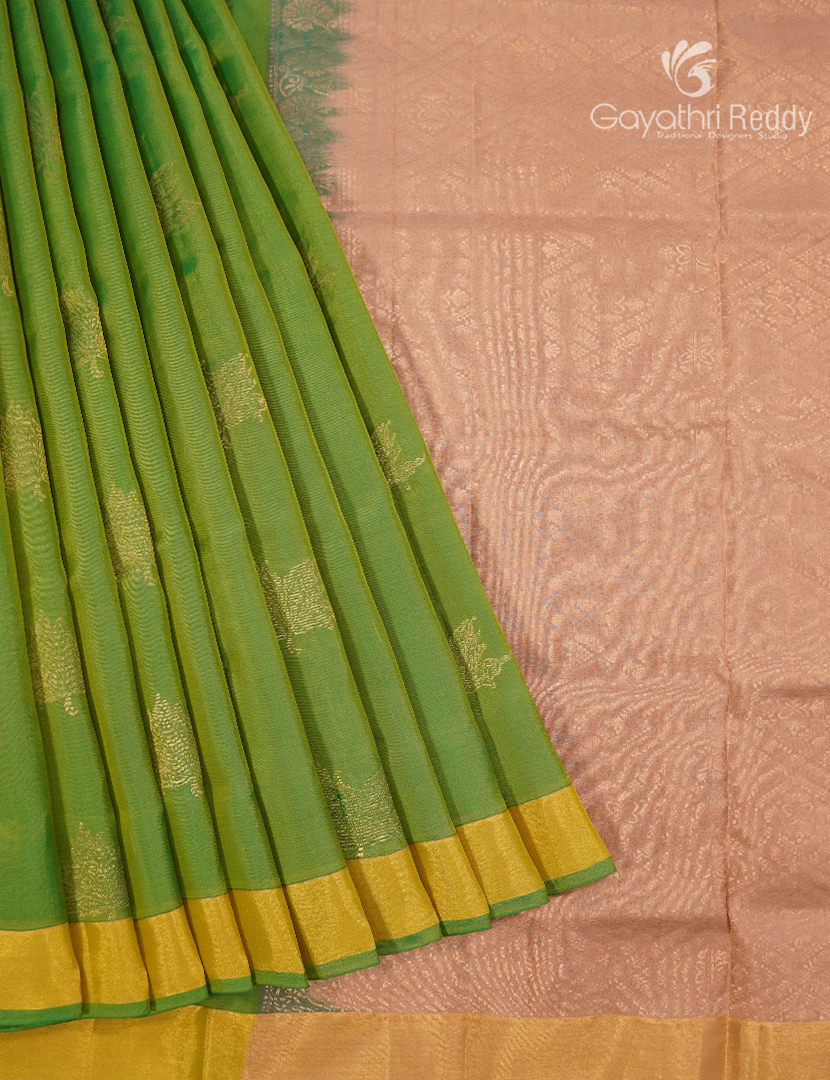 Pure Kanchipuram Silk Saree in Parrot Green ( Small Borders )