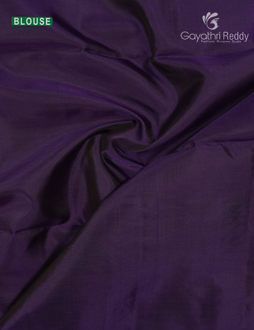 Pure Kanchipuram Soft Silk Saree in Olive and Deep Purple