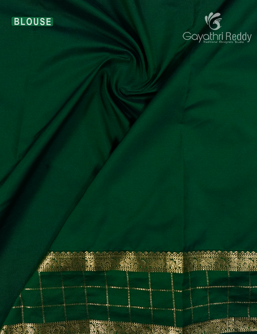 Semi Kanchipuram Silk Saree in Pista Green and Bottle Green