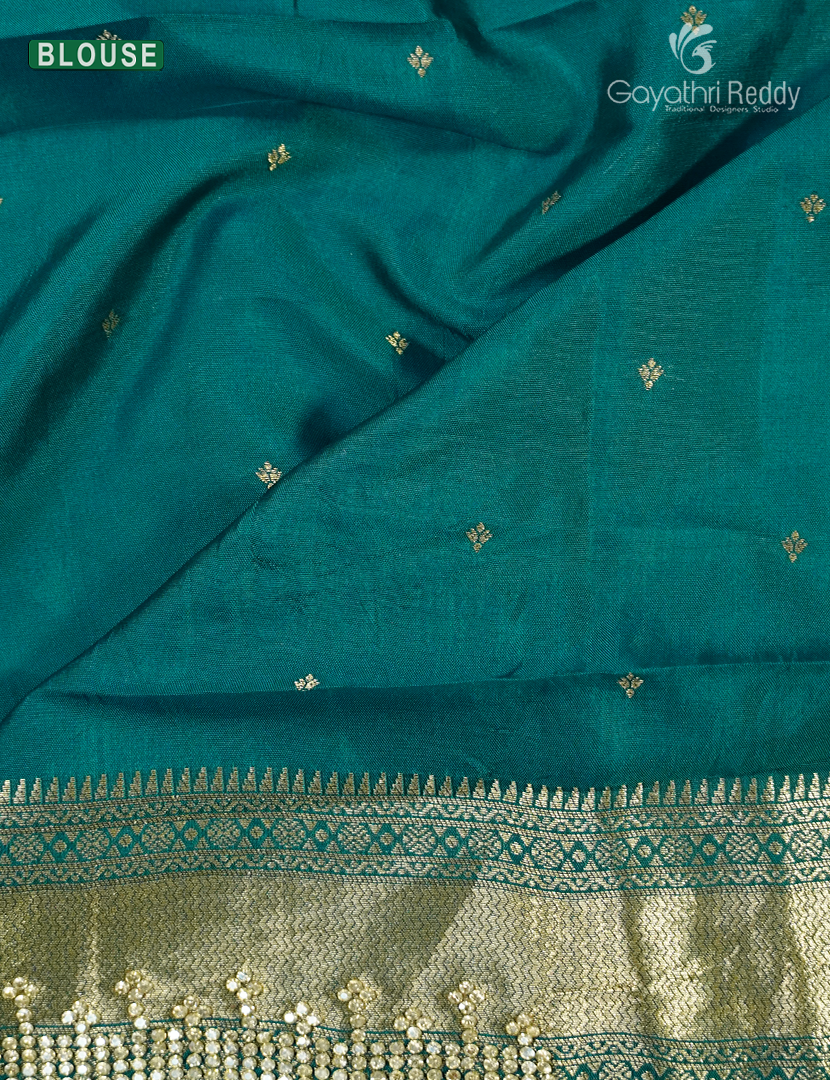 Semi Kanchipuram Silk Fancy Saree in Deep Magenta and Deep Rama Green