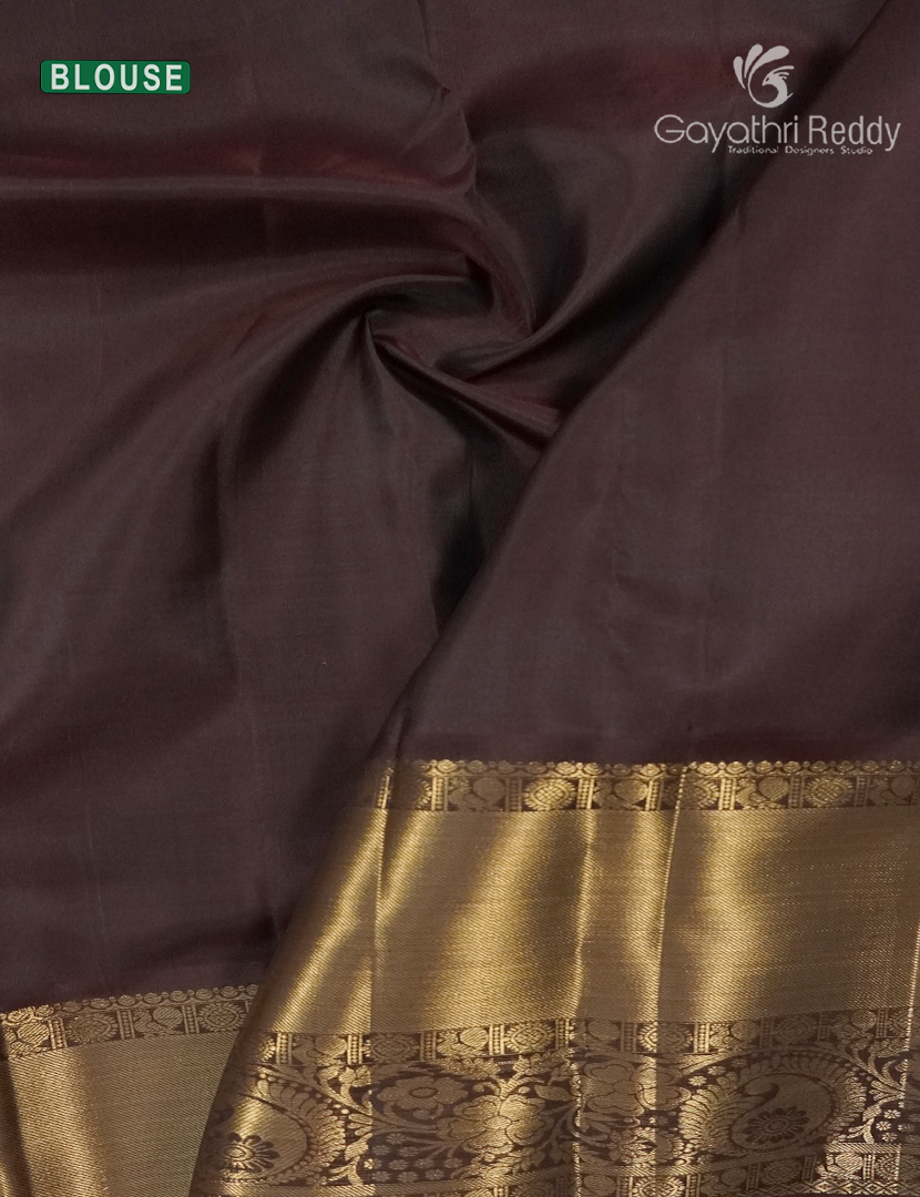 Pure Kanchipuram Silk Saree in Mehendi Green and Deep Brown (Broad Borders )