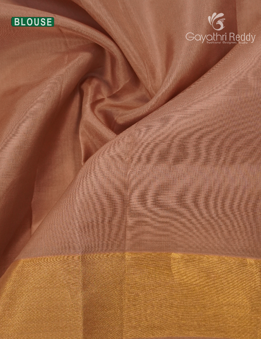Pure Kanchipuram Silk Saree in Parrot Green ( Small Borders )