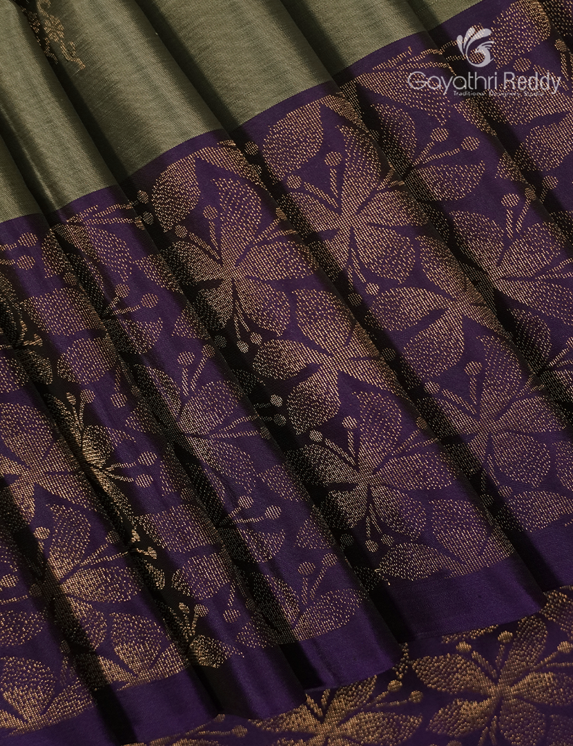 Pure Kanchipuram Soft Silk Saree in Olive and Deep Purple