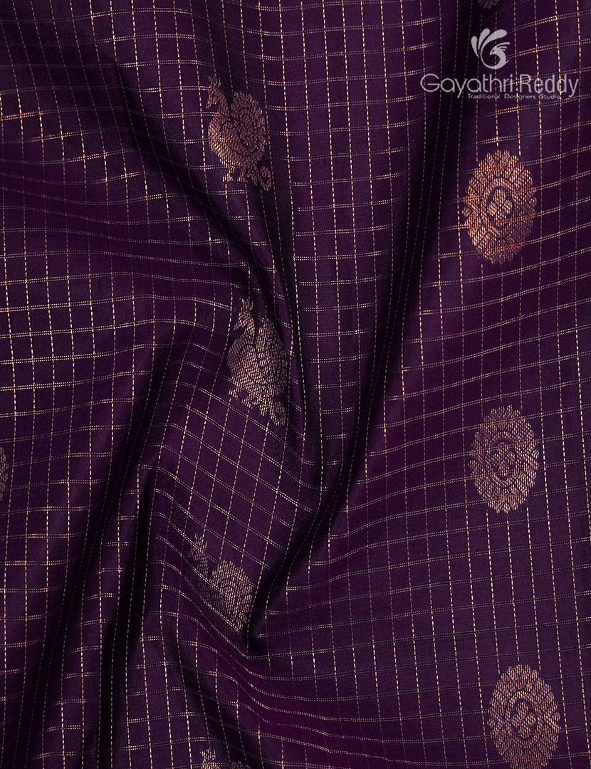 Pure Kanchipuram Vintage Silk Saree in Royal Purple and Bottle Green