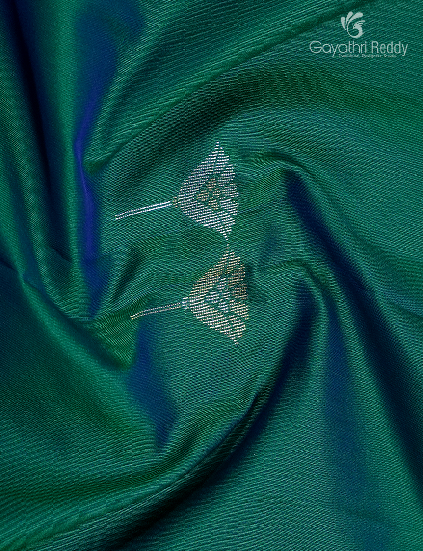 Semi Kanchipuran Silk Saree in Rama Green and Pink