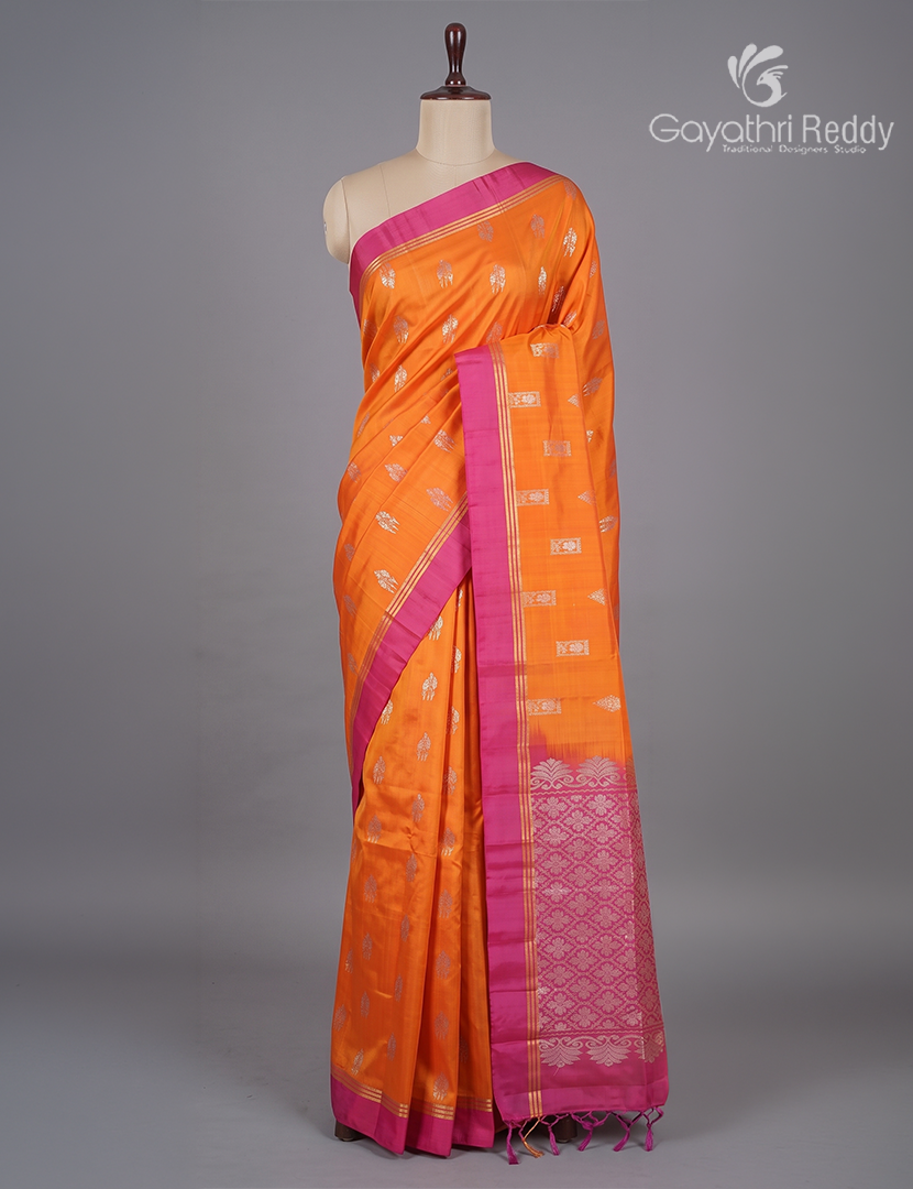 Light weight Kanchipuram Silk Saree in Orange and Deep Pink