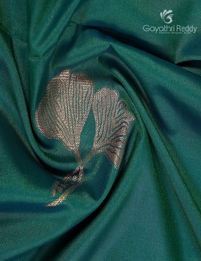 Semi Kanchipuram Art Silk Saree in Peacock Green