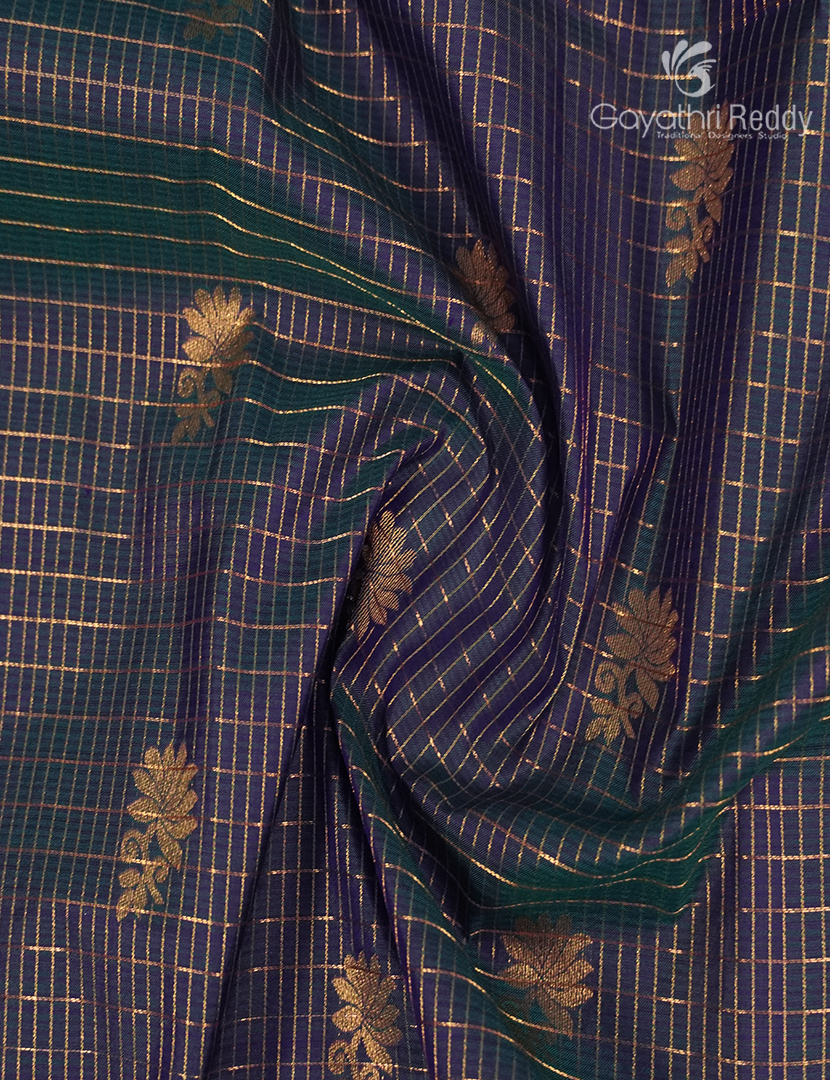 Pure Kanchipuram Vintage Silk Saree in Grey and Purple