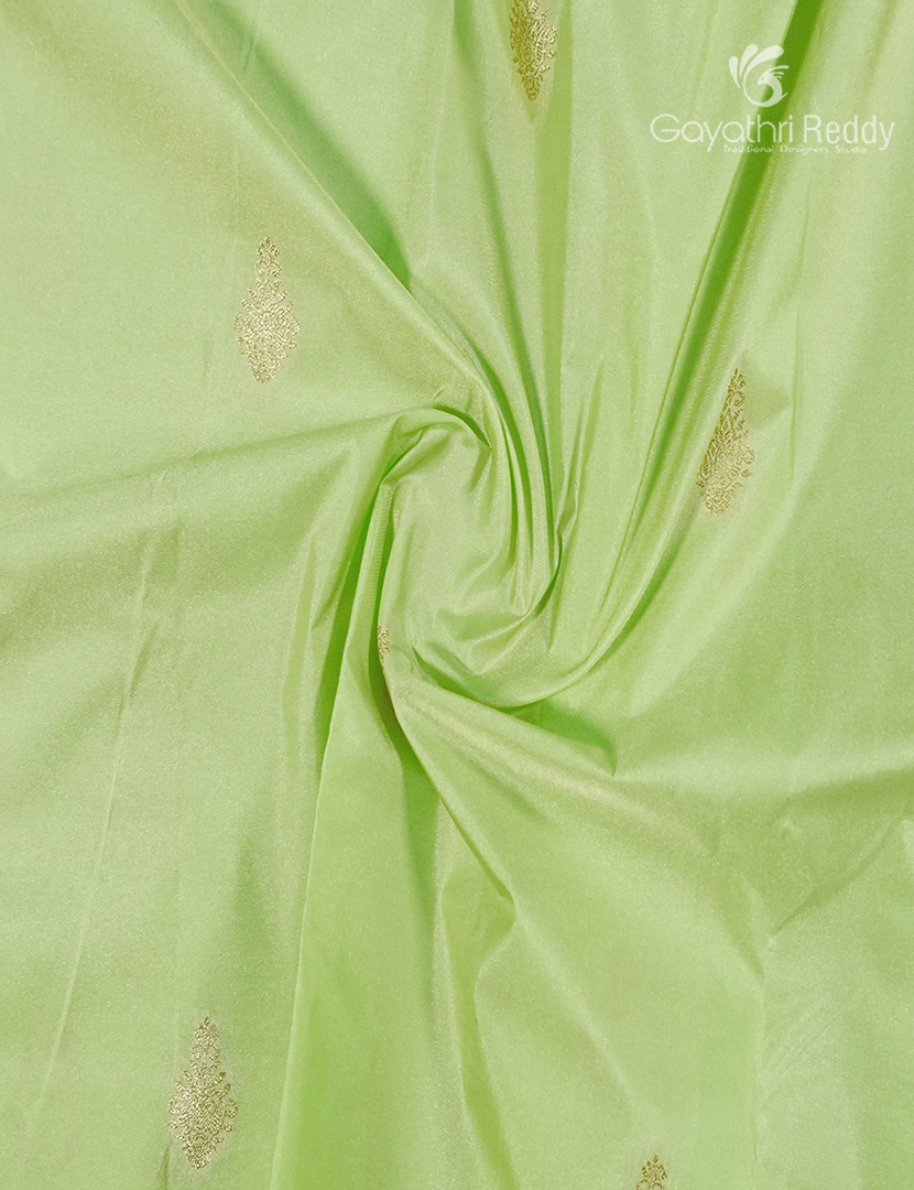 Semi Kanchipuram Silk Saree in Pista Green and Bottle Green