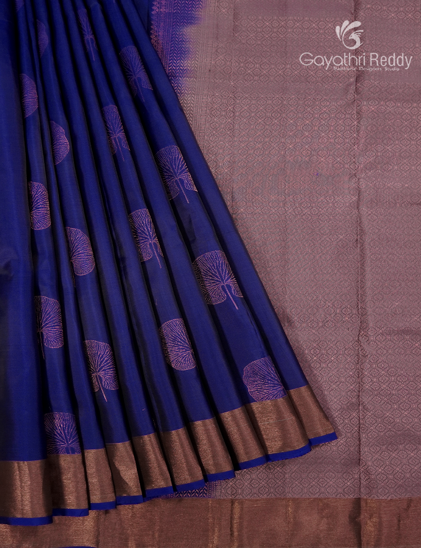 Pure Kanchipuram Silk Saree in Blue ( Small Borders )