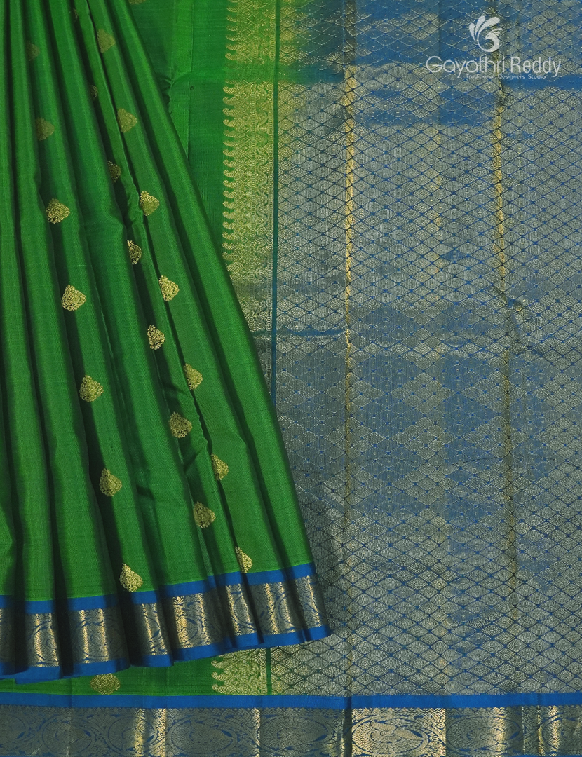 Pure Kanchipuram Silk Saree in Deep Leaf Green and Deep Peacock Blue