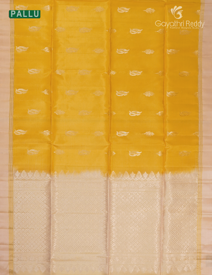 Light weight Kanchipuram Silk Saree in Yellow and Pastel Peach