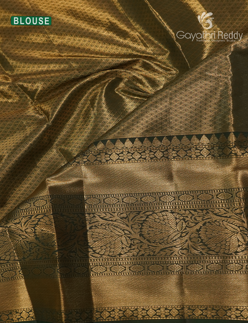 Pure Kanchipuram Silk Saree in Orange and Bottle Green ( Brocade Pattern )