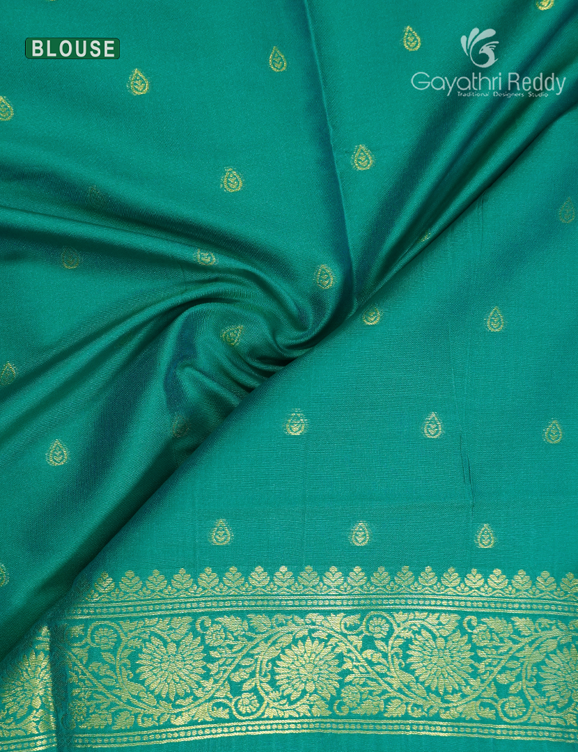 Semi Kanchipuram Art Silk Saree in Rama Green
