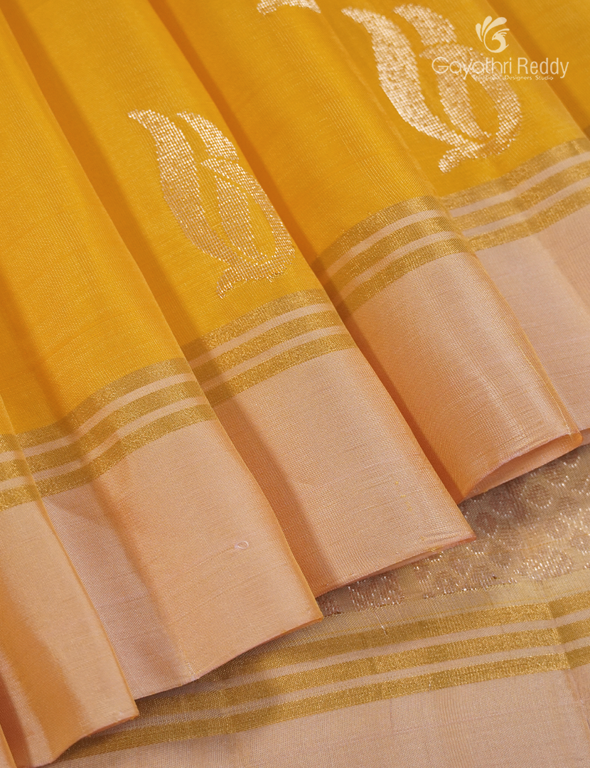 Light weight Kanchipuram Silk Saree in Yellow and Pastel Peach