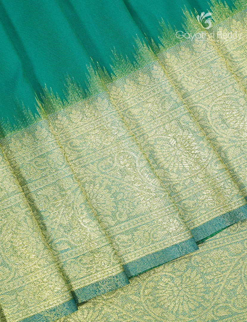 Semi Kanchipuram Art Silk Saree in Rama Green