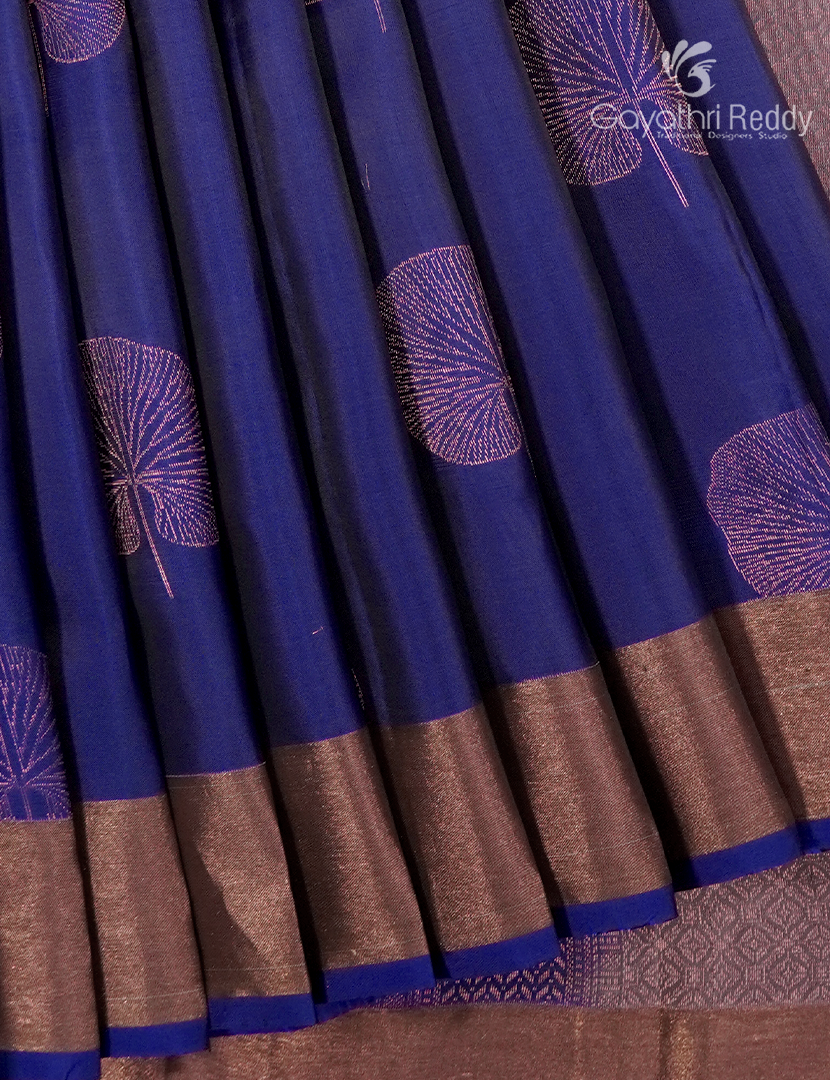 Pure Kanchipuram Silk Saree in Blue ( Small Borders )