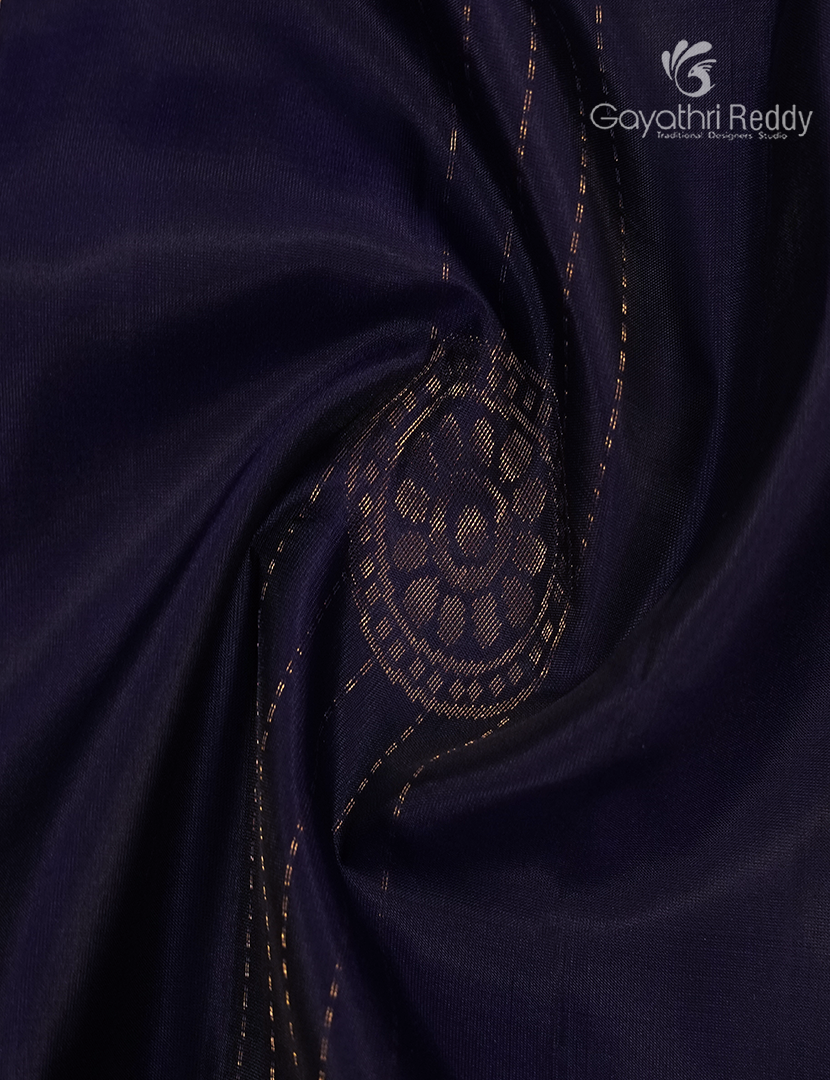 Pure Kanchipuram Soft Silk Saree in Deep Navy Blue and Onion Peach