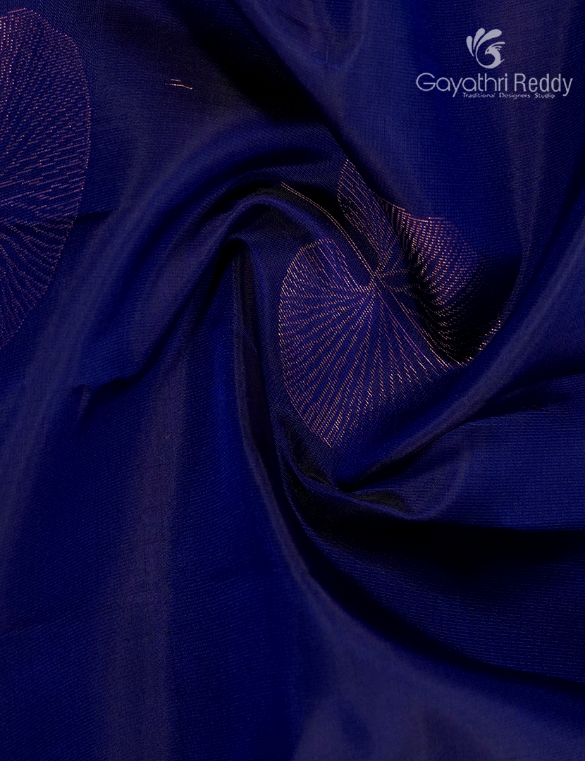 Pure Kanchipuram Silk Saree in Blue ( Small Borders )