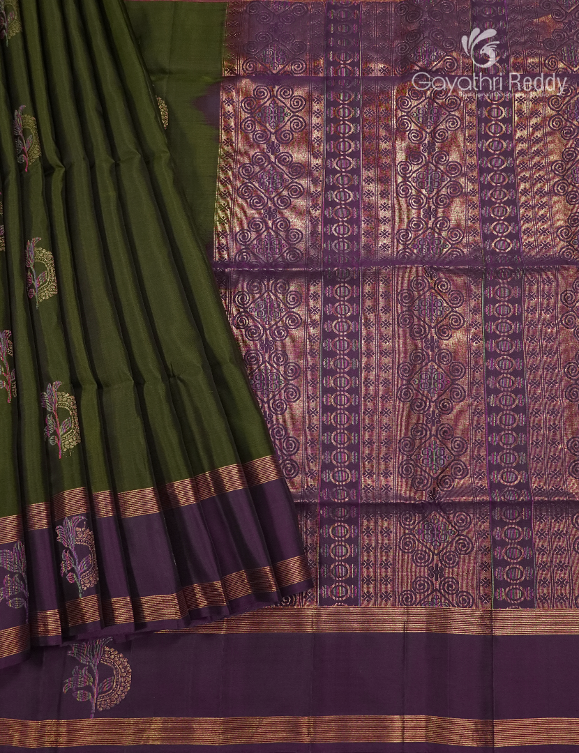 Pure Kanchipuram Soft Silk Saree in Deep Mehendi Green and Deep Violet