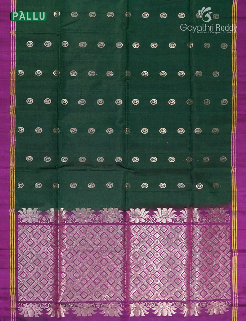 Light weight Kanchipuram Silk Saree in Bottle Green and Magenta
