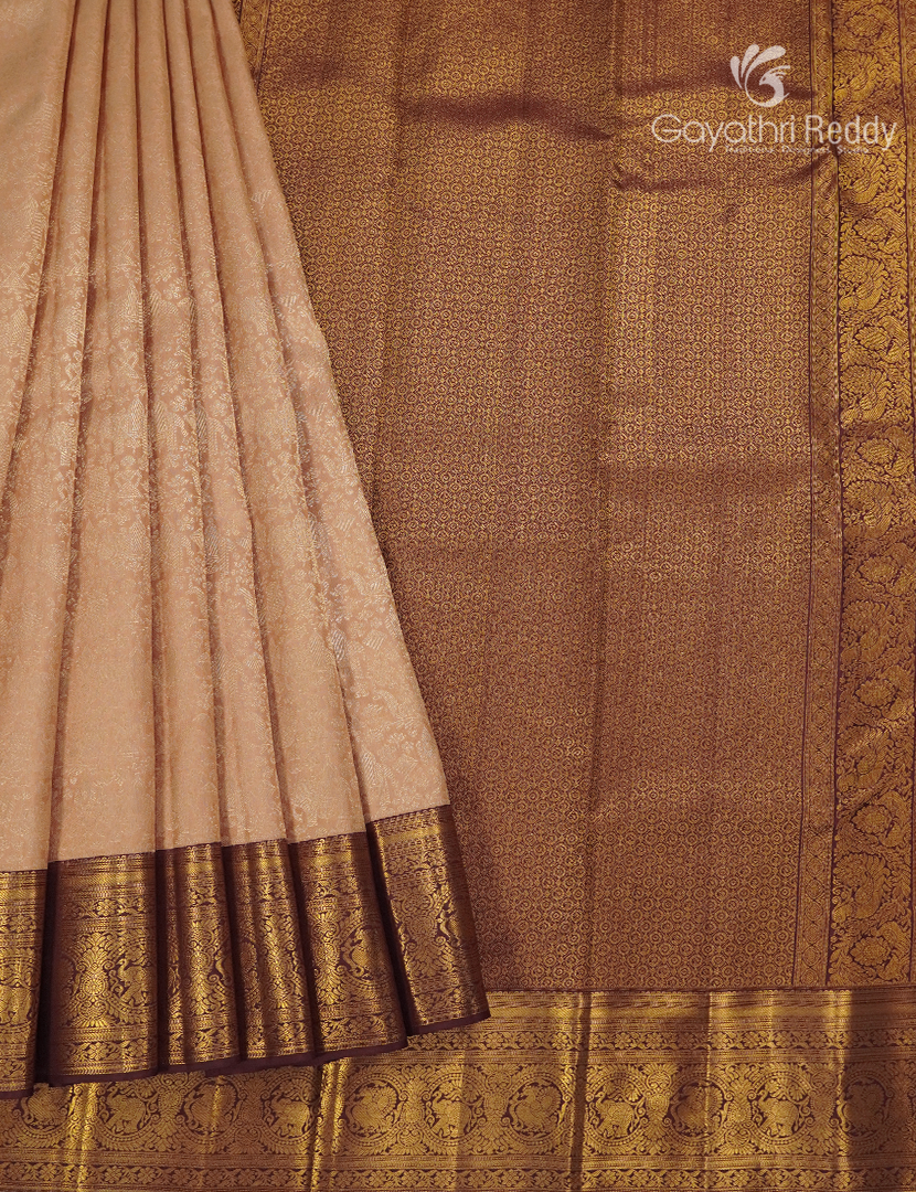 Pure Kanchipuram Silk Saree in Light Gold and Brown ( Brocade Pattern )