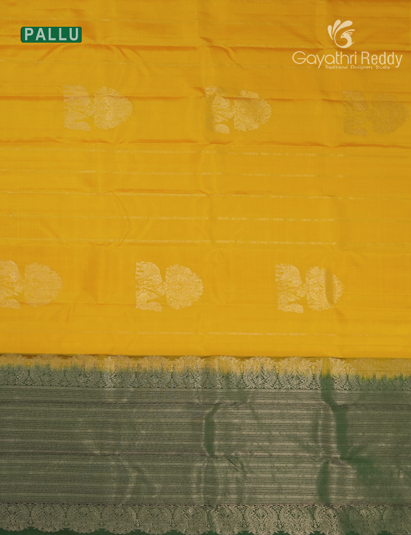 Pure Kanchipuram Silk Saree in Yellow and Green ( Butta Pattern )
