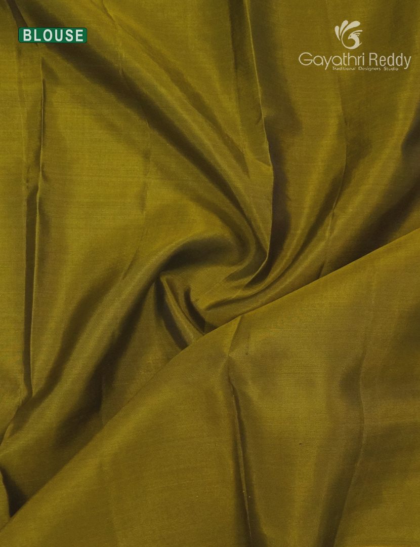 Pure Kanchipuram Silk Saree in Mauve ( Butta Style )