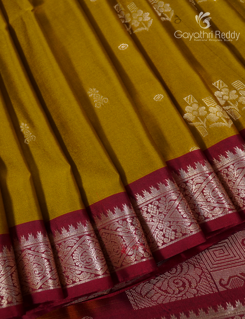 Soft Silk Saree in Dry mehendi and Deep Rust