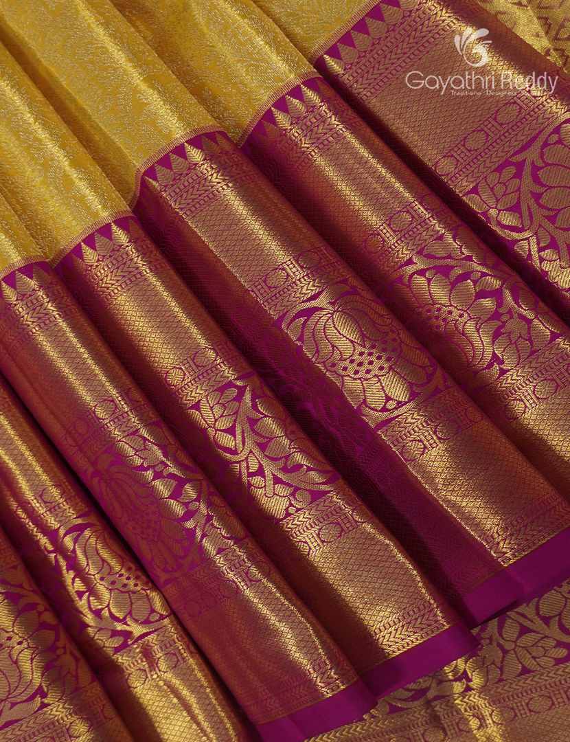 Pure Kanchipuram Silk Saree in Golden Yellow and Rani Pink ( Brocade Pattern )