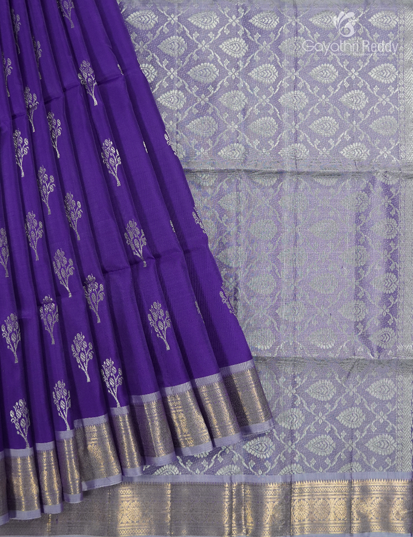 Light weight Kanchipuram Silk Saree in Violet and Lavender