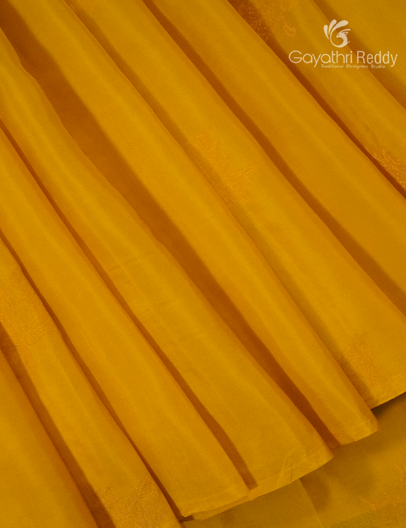 Pure Kanchipuram Silk Saree in Golden Yellow ( Butta Style )