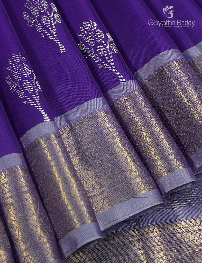 Light weight Kanchipuram Silk Saree in Violet and Lavender