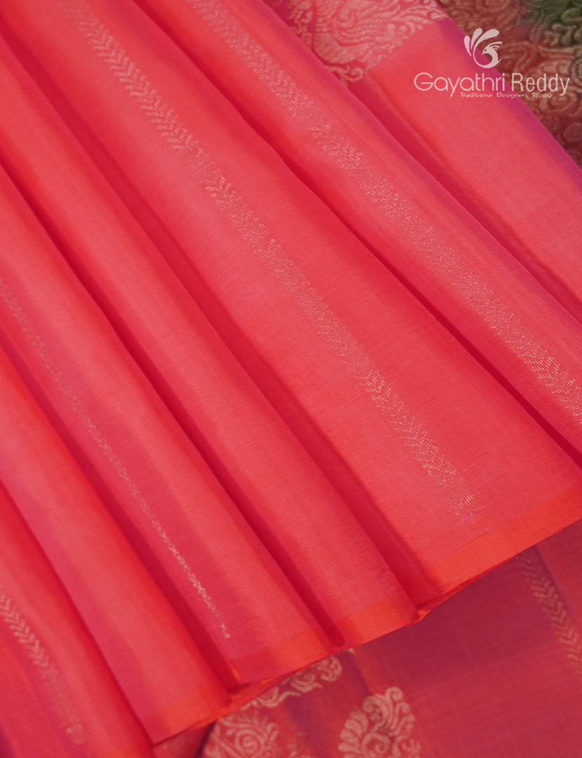Pure Kanchipuram Silk Saree in Peach Pink and Deep Green ( Butta Pattern )