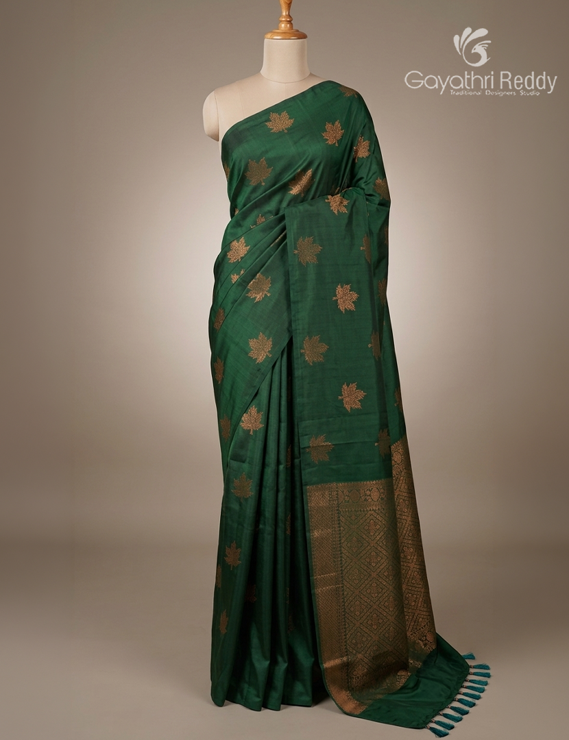 Pure Kanchipuram Silk Saree in Bottle Green ( Butta Style )