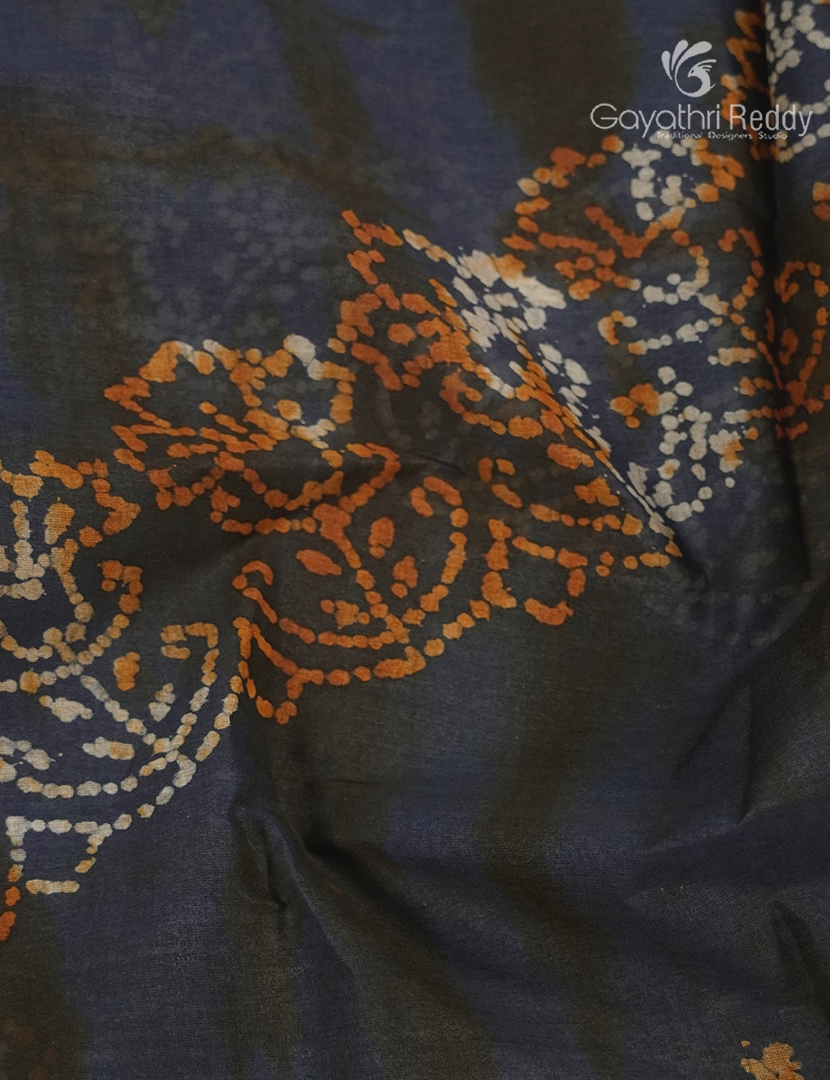 Cotton Batik Print Saree in Ash Grey