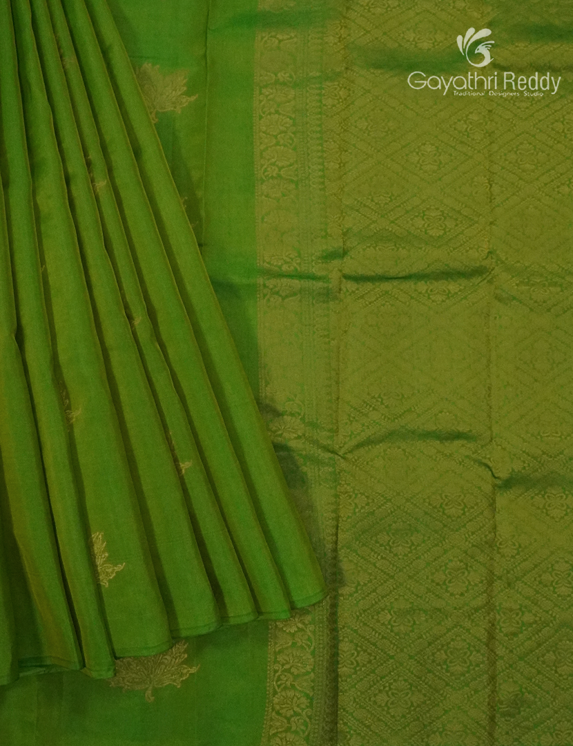Pure Kanchipuram Silk Saree in Green ( Butta Style )