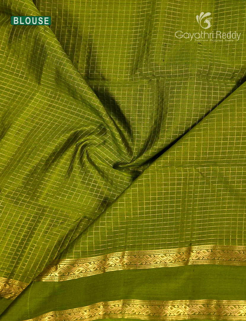 Pure Kanchipuram Vintage Silk Saree in Deep Brown and Parrot Green