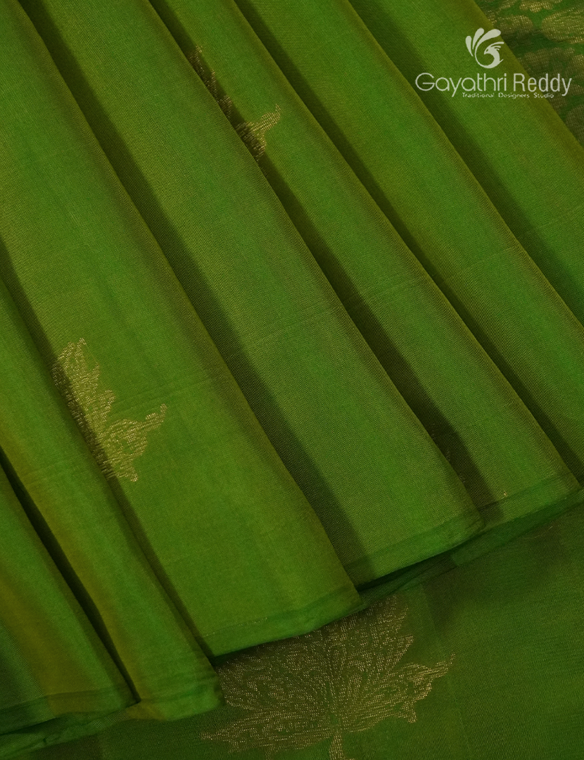 Pure Kanchipuram Silk Saree in Green ( Butta Style )