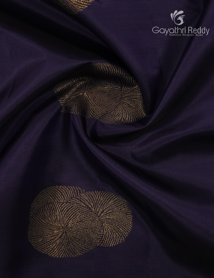 Pure Kanchipuram Silk Saree in Deep Blue ( Small Borders )