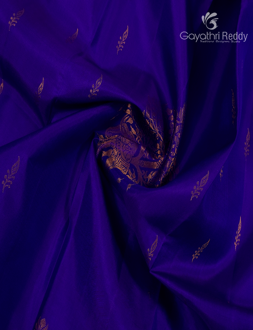 Pure Kanchipuram Silk Saree in Violet ( Butta Pattern )