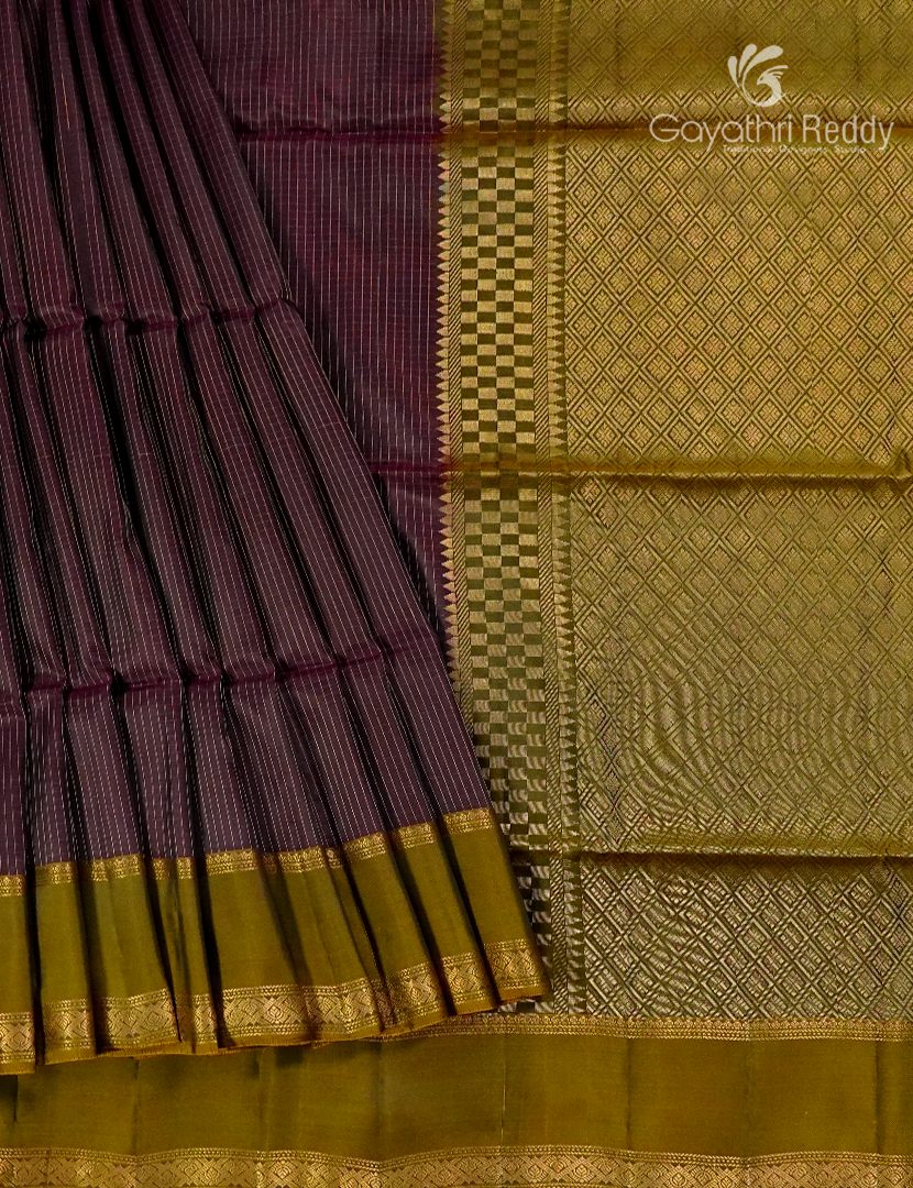 Pure Kanchipuram Silk Saree in Deep Brown and Dry Mehendi (Light Weight)-KP8790