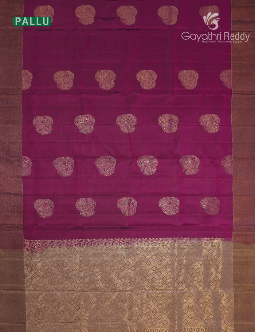 Pure Kanchipuram Silk Saree in Magenta ( Small Borders )